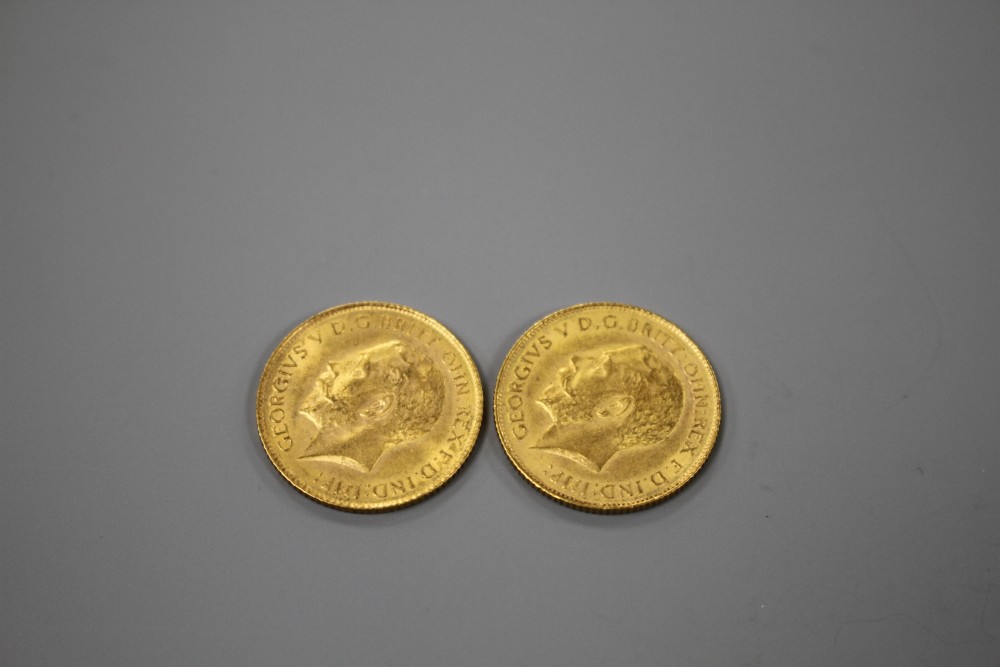 Two George V gold half sovereigns, 1913 & 1914.